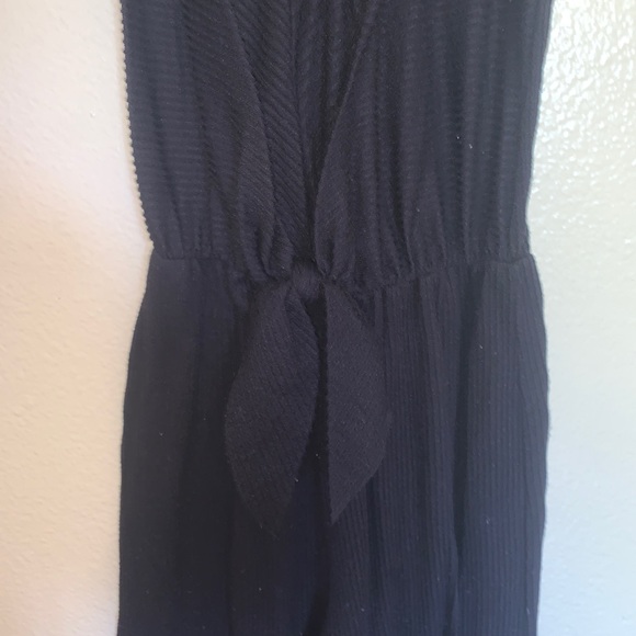 Black ribbed jumpsuit tie in front - Picture 2 of 3